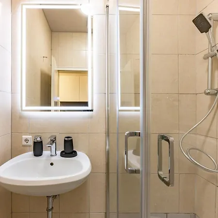 Ground-floor In Pberg Berlin