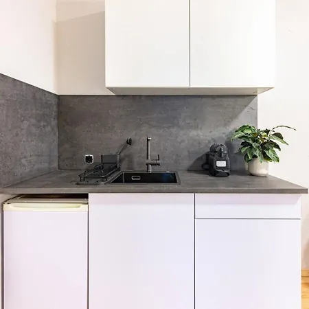 Ground-floor In Pberg Berlin